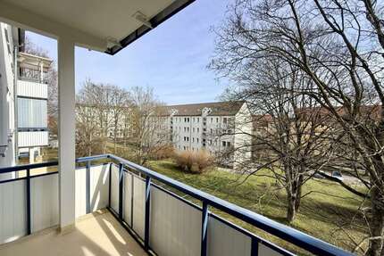 Wohnung zum Mieten in Plauen 299,59 € 56.74 m²
