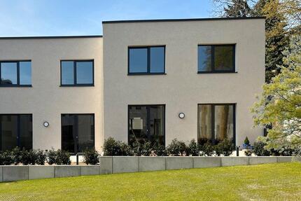 Exklusives Reihenhaus (4Zi) im Innenhof! *ab sofort verfügbar!* - Mönchengladbach