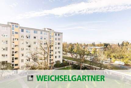 Vermietete 2-Zimmer-Eigentumswohnung mit sonniger West-Loggia und Tiefgaragen-Einzelstellplatz - München Bogenhausen