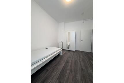 WG-Zimmer möbliert – NUR FRAUEN – Baden-Baden Innenstadt