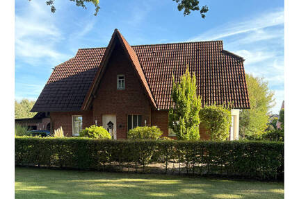 Attraktives Einfamilienhaus mit separater Einliegerwohnung in Neuscharrel - willkommen Zuhause! - Friesoythe