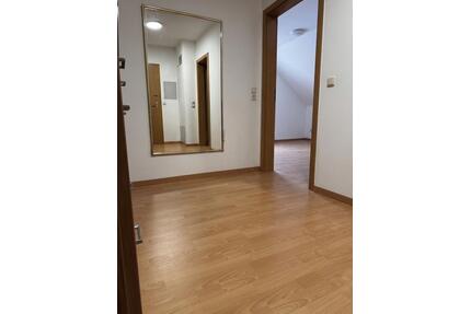Dachgeschoss Wohnung mit Dachstudio und Balkon - Asbach-Bäumenheim