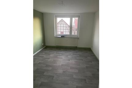 Helle, modernisierte 3-Zimmer-Wohnung mit EINBAUKÜCHE– ab sofort bezugsfrei - Herbsleben