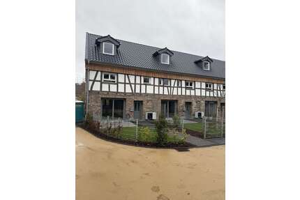 Haus zum Mieten in Hennef 1.550,00 € 104 m²