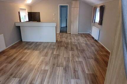 Mobilheim mit überdachter Terrasse, Gartenhaus und Stellplatz - Rodenbach Niederrodenbach