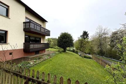 Großzügiges Einfamilienwohnhaus mit Garten und Scheune - Horath