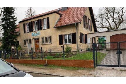 Freistehende Architektenvilla auf großem Grundstück - Kleinmachnow