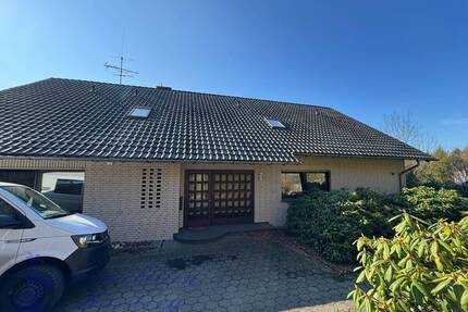 Großzügiges Einfamilienhaus mit 8 Zimmern, 3 Balkonen & idyllischem Ausblick in Lage Hörste