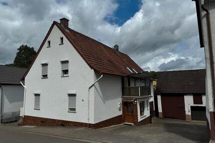 Freistehendes EFH mit Balkon, Keller, Werkstatt und Stellplatz - Wolfstein