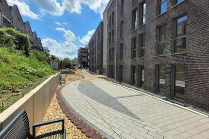 geräumige 3-Zimmer-Wohnung mit Sonnenbalkon und TG-Stellplatz im beliebten Kölner Süden