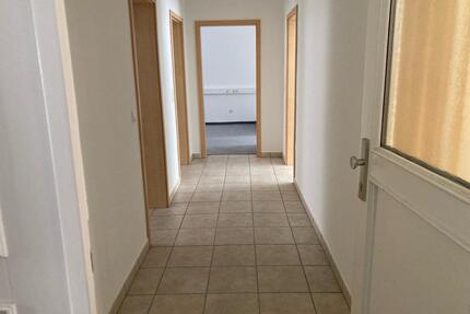 Büro, Praxis in zentraler Lage - 700,00&nbsp;EUR Kaltmiete, ca.&nbsp; 100,00&nbsp;m&sup2; in Seesen (PLZ: 38723)