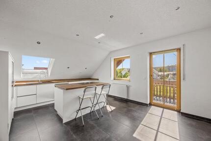 Moderne 4-Zimmer Mietwohnung m. Einbauküche, Schwedenofen, Balkon - Pottenstein