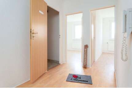 Wohnung zum Mieten in Schönebeck 324,60 € 64.92 m²