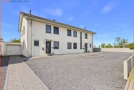 Modernes Einfamilienhaus mit Einliegerwohnung mit großem Garten und Pool in Gangelt - Breberen - Gangelt-Breberen
