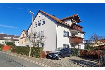 Gepflegte 3 Zimmer DG-Wohnung mit Süd-Loggia in guter Lage von 90547 Stein-Deutenbach