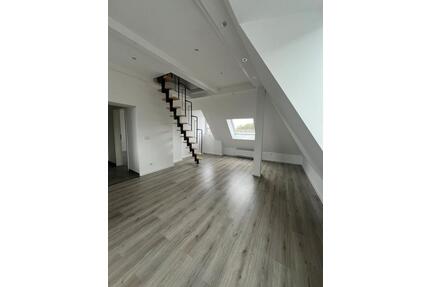 Hochwertige & lichtdurchflutete DG-Wohnung mit EBK - Jülich