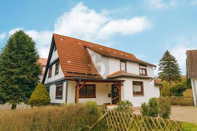 VIEL PLATZ UND RUHIGE FAMILIÄRE LAGE - Schleusingen