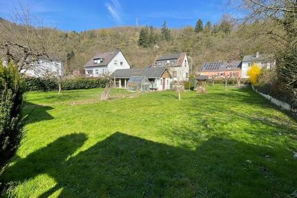 Einfamilienhaus mit 950 m² Grundstück in Top Lage an der Lahn !! - Fachbach