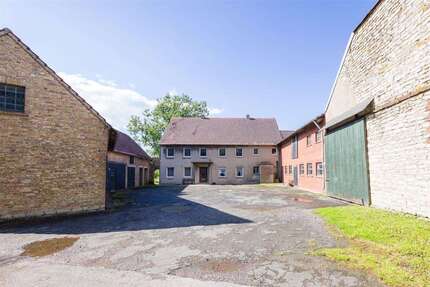 Haus zum Kaufen in Erwitte 450.000,00 € 270 m²
