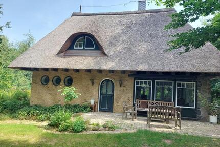 Kein Haus von der Stange- mitten im eigenen Wald - Owschlag