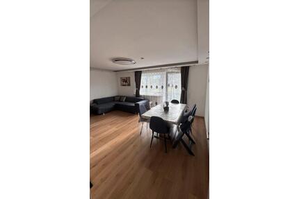 4 Zimmer Wohnung in Böblingen - 2.200,00&nbsp;EUR Kaltmiete, ca.&nbsp; 100,00&nbsp;m&sup2; in Böblingen (PLZ: 71032)