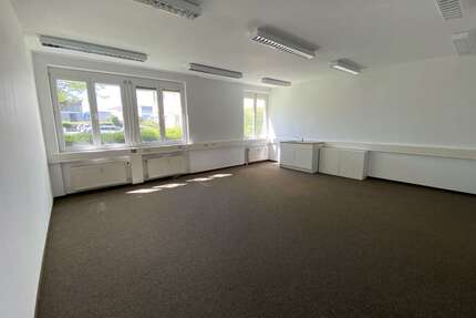 Büro in Freilassing 345,61 € 40.66 m²