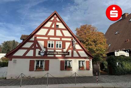 Haus zum Kaufen in Nürnberg 990.000,00 € 130.67 m²