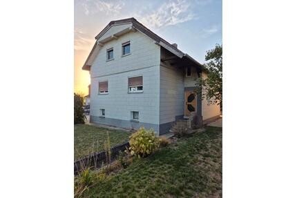 Altes Einfamilienhaus mit schönem Garten - Vilseck