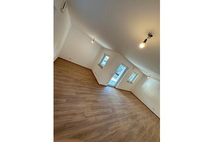 2 - Zimmer Erdgeschosswohnung Neubau mit Terrasse Gartenanteil - Neuötting