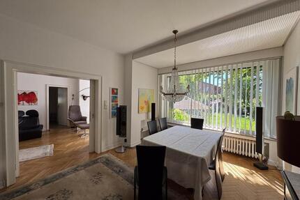 Stadtvilla bietet Haus i. Haus mit Park - Langenhagen Brink