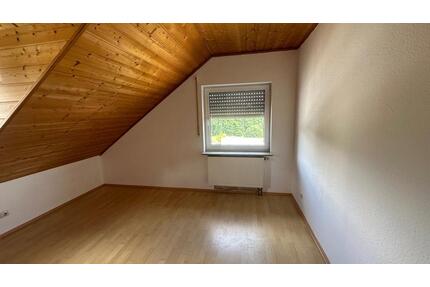 64 m² DG-Wohnung mit EBK & Stellplatz in Netphen Dreis-Tiefenbach