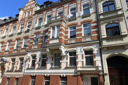 Haus zum Kaufen in Plauen 350.000,00 € 398 m²