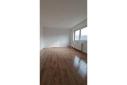 Helle 2-Zimmer Wohnung in Rheinhauserstr. 173, Duisburg-Hochfeld!