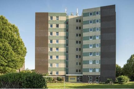 Bereits modernisierte 3-ZKB-Balkonwohnung im Hochhaus in Heppens zu vermieten! - Wilhelmshaven