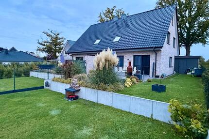 Traum-Doppelhaushälfte neuwertig, mit Garten - Ahrensbök