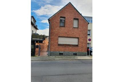 Einfamilienhaus mit 4 Zimmern und Garten in Hürth