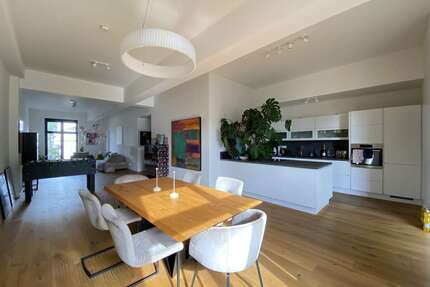 Wohnung zum Mieten in Frankfurt am Main 2.650,00 € 180 m²