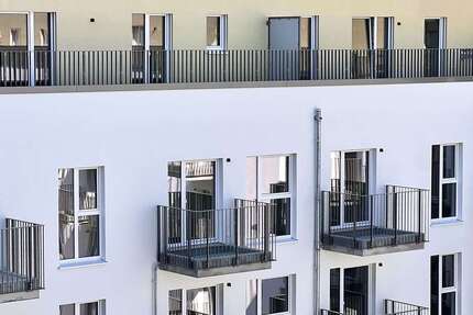 Wohnung zum Mieten in Berlin 1.409,55 € 93.97 m²