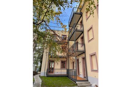 * 2 Zimmer mit Gartenoase im Denkmal * Fußbodenheizung + Parkett * Tageslichtbad * Parkett * - Chemnitz Altendorf