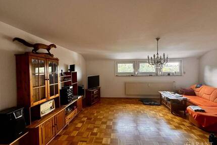 Dachgeschoss-Wohnung mit Gartenanteil - Nagold Iselshausen