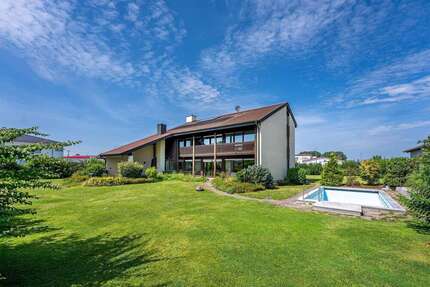 Haus zum Kaufen in Aiterhofen 649.000,00 € 343.22 m²