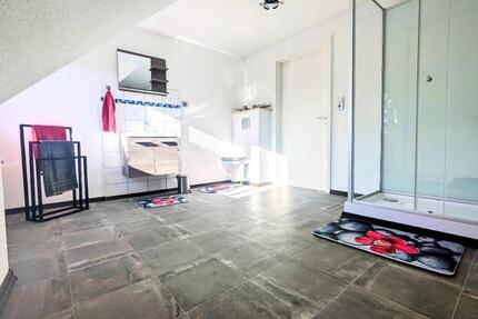 2 Raumwohnung direkt auf dem Markt, Dachgeschoss, 70qm - Lehesten