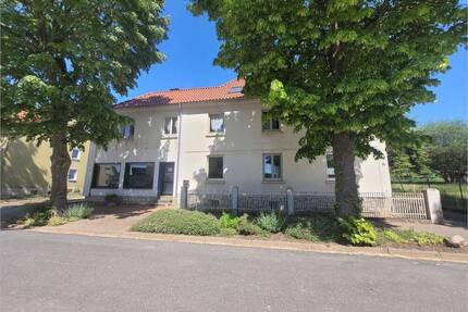 Renovierungsbedürftiges Wohn- & Geschäftshaus mit zusätzlicher Gewerbeeinheit - Duingen