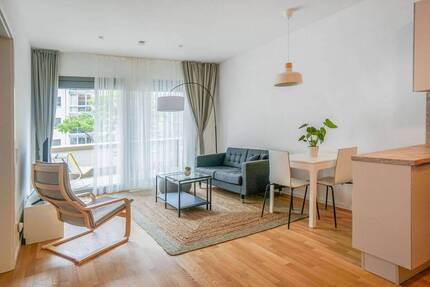 Sonnenterrasse in Top-Lage: Möbliertes Apartment am Volkspark Friedrichshain - Berlin