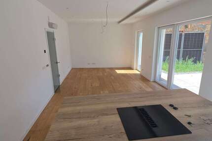 Haus zum Mieten in Leipzig 2.490,00 € 190 m²