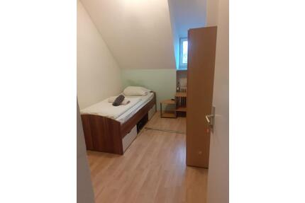Zimmer in kleiner WG - 650,00&nbsp;EUR Kaltmiete, ca.&nbsp; 24,00&nbsp;m&sup2; in Augsburg (PLZ: 86154) Oberhausen