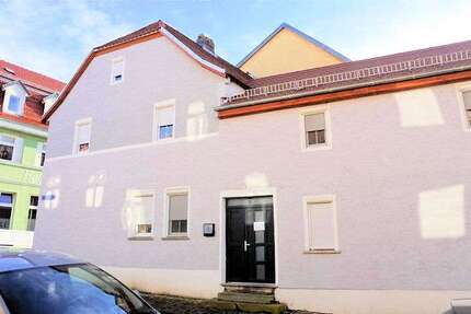Haus zum Kaufen in Buttstädt 129.000,00 € 178 m²