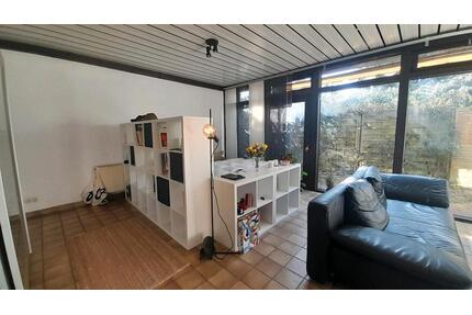 Gemütliche 1-Zimmer-Wohnung mit Wintergarten und kleinem Garten - Köln Lindenthal