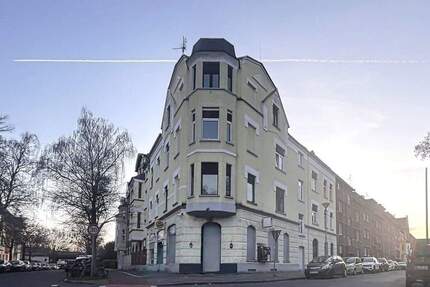 Charmantes Mehrfamilienhaus mit Gewerbefläche in etablierter Krefelder Lage