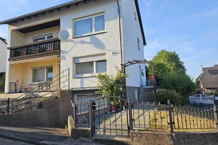Gepflegtes Zweifamilienhaus – EG sofort frei, Kamin - Hofgeismar
